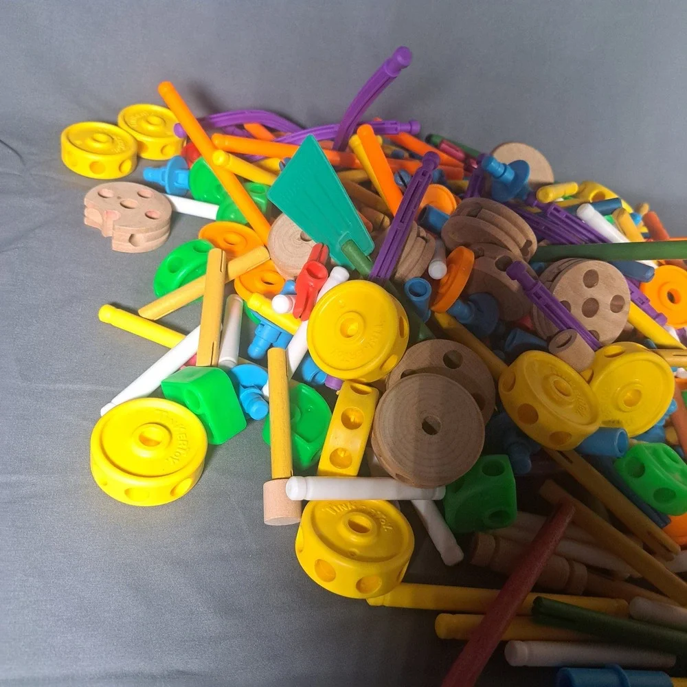 Tinkertoy building set